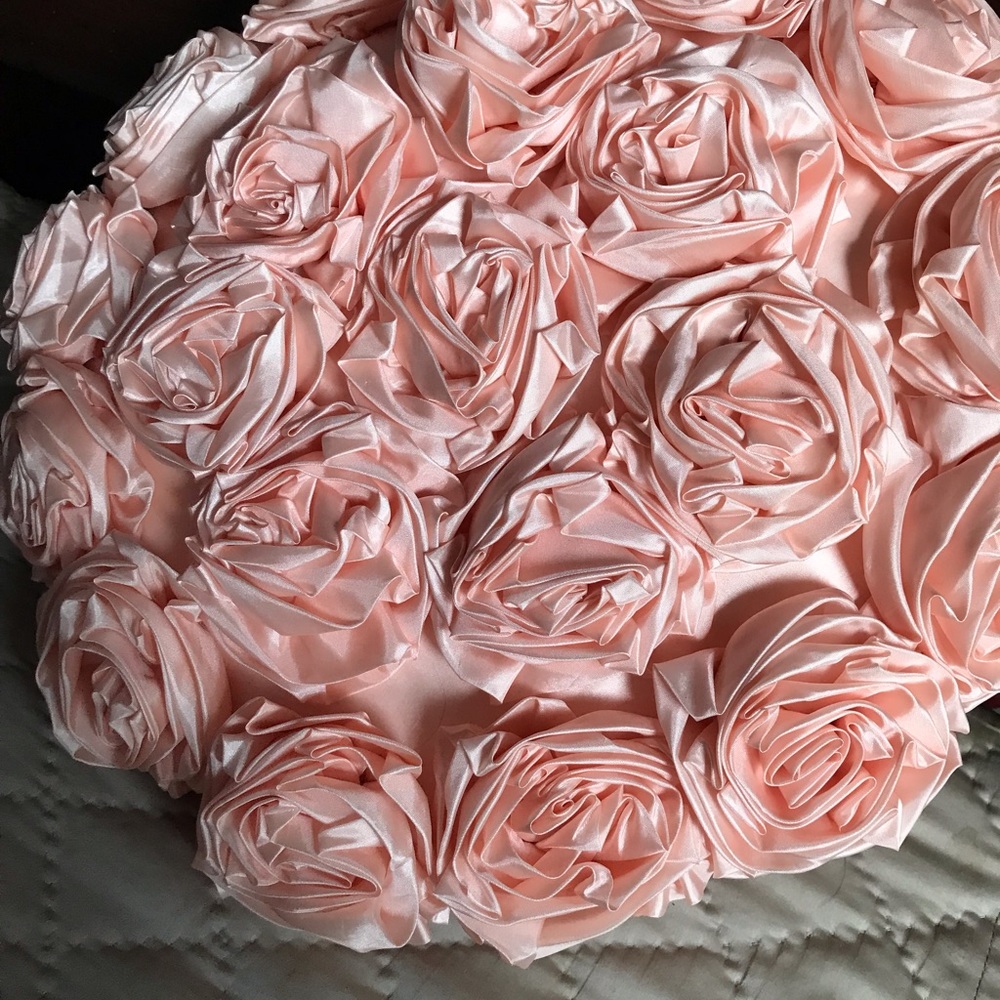 Beautiful pink roses pillow.